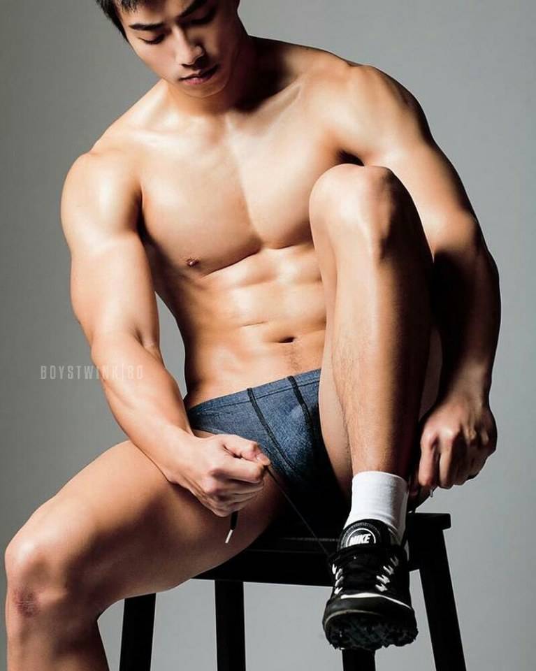 สามีล่ำบึ้ก
