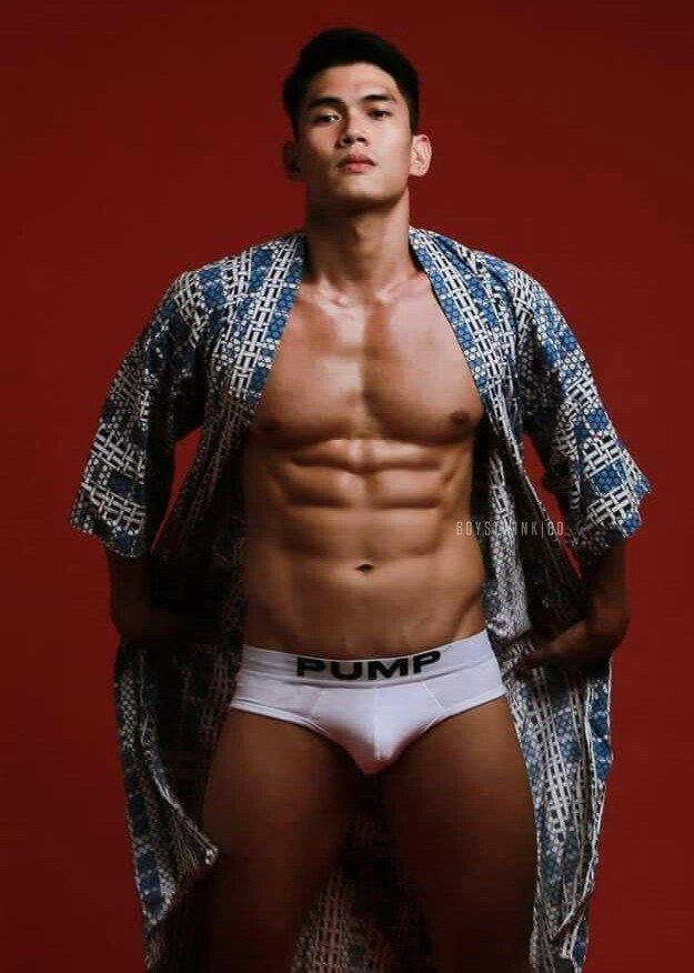 สามีล่ำบึ้ก