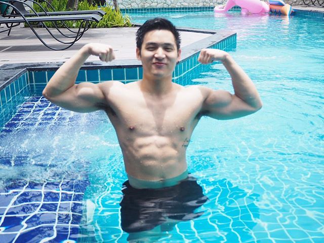 สามีหล่อใส