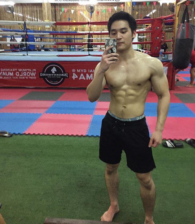 สามีหล่อใส