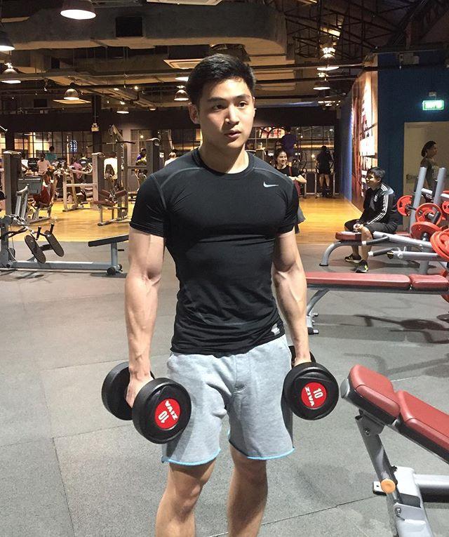 สามีหล่อใส
