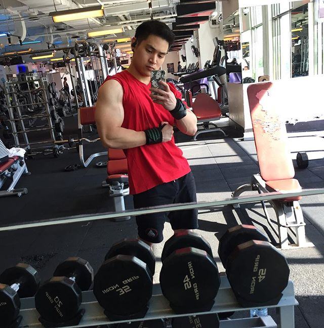สามีหล่อใส