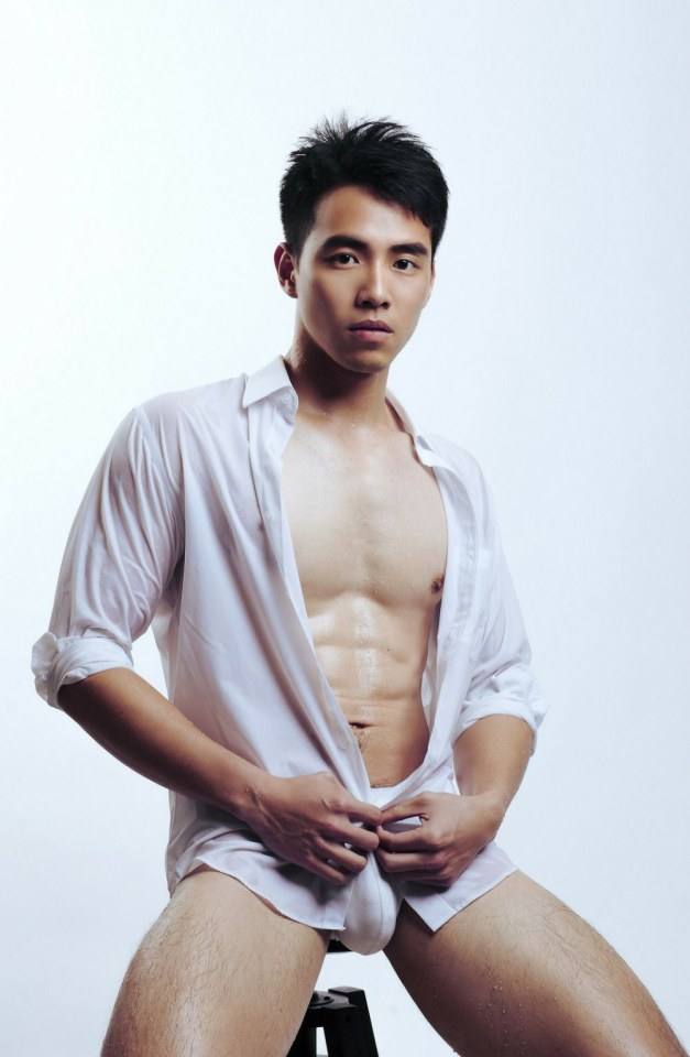 hot male 394 (18+)