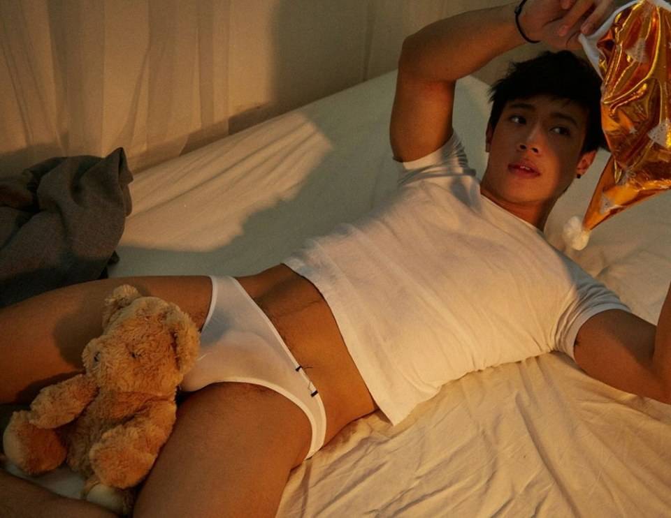 hot male 395 (18+)