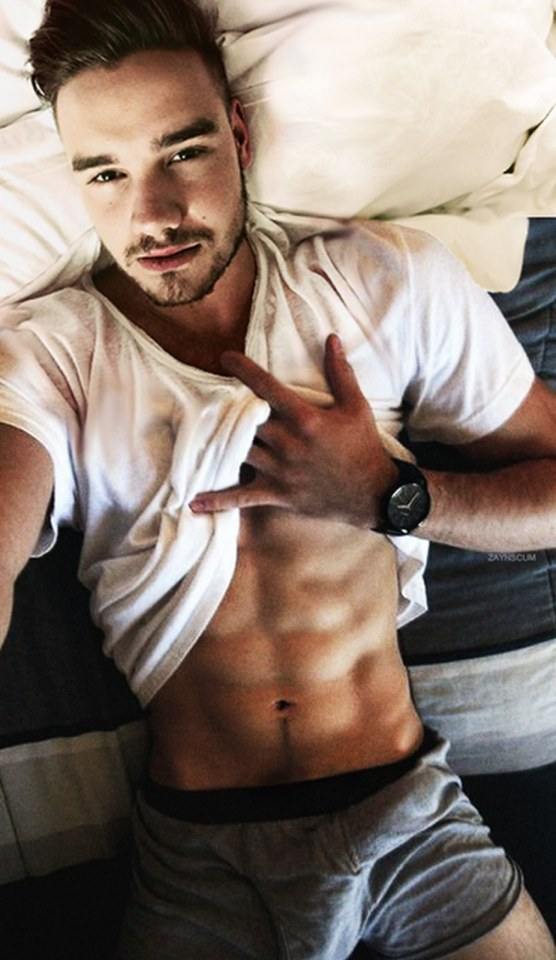 hot male 395 (18+)