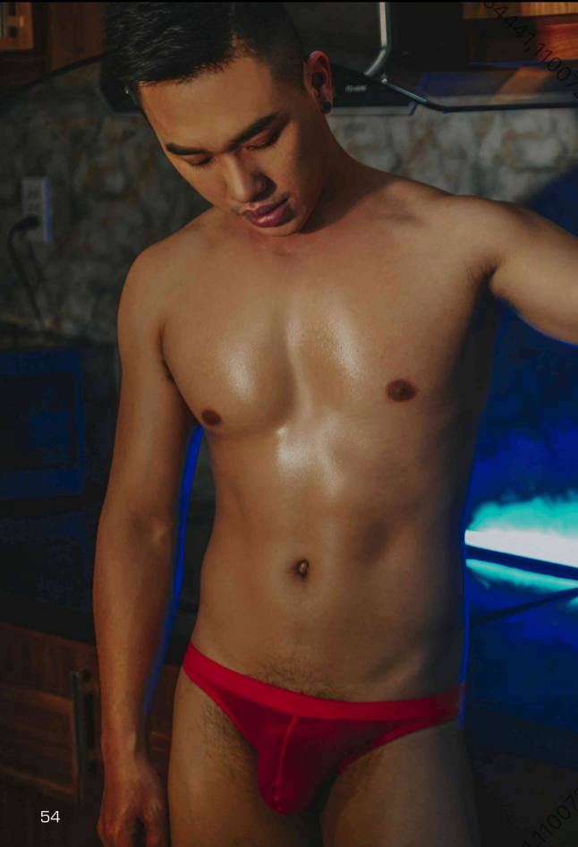 hot male 395 (18+)