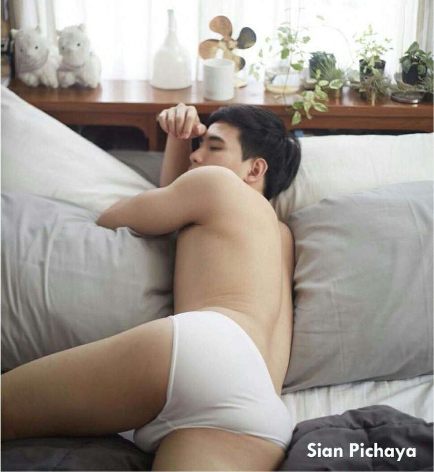 hot male 400 (18+)