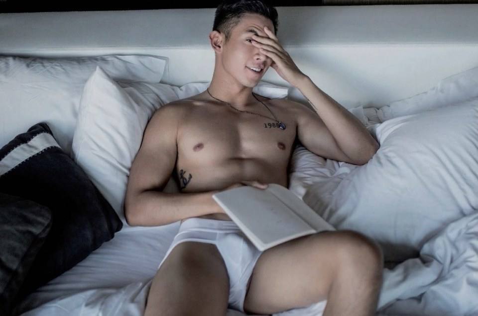 hot male 401 (18+)