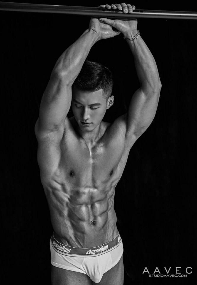 hot male 401 (18+)