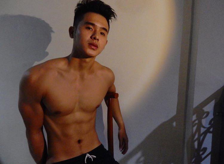 คลั่งหนุ่มผิวแทน♂000