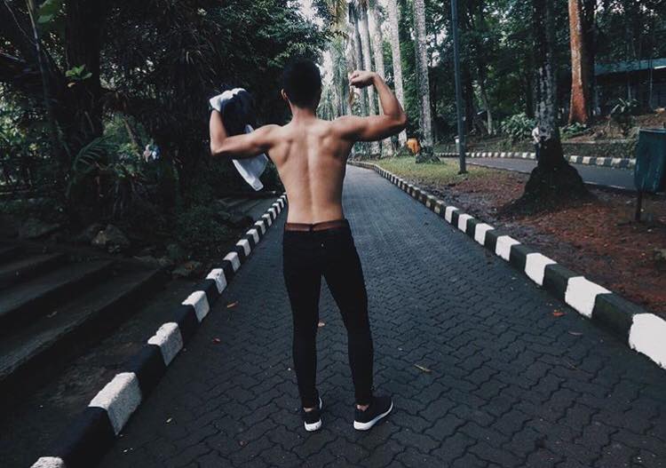 คลั่งหนุ่มผิวแทน♂000