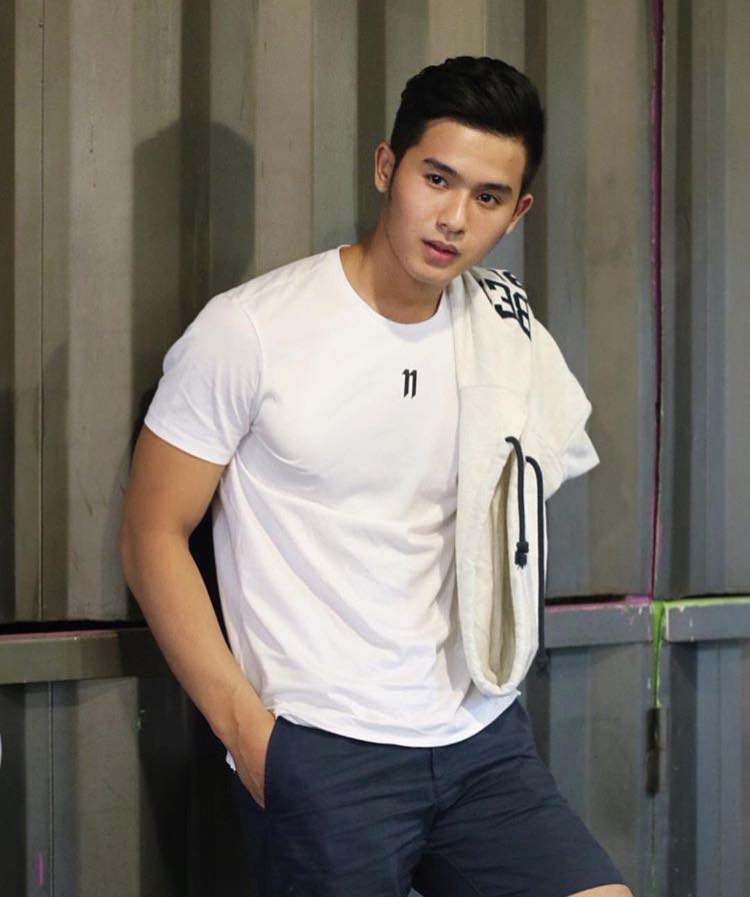 คลั่งหนุ่มผิวแทน♂000