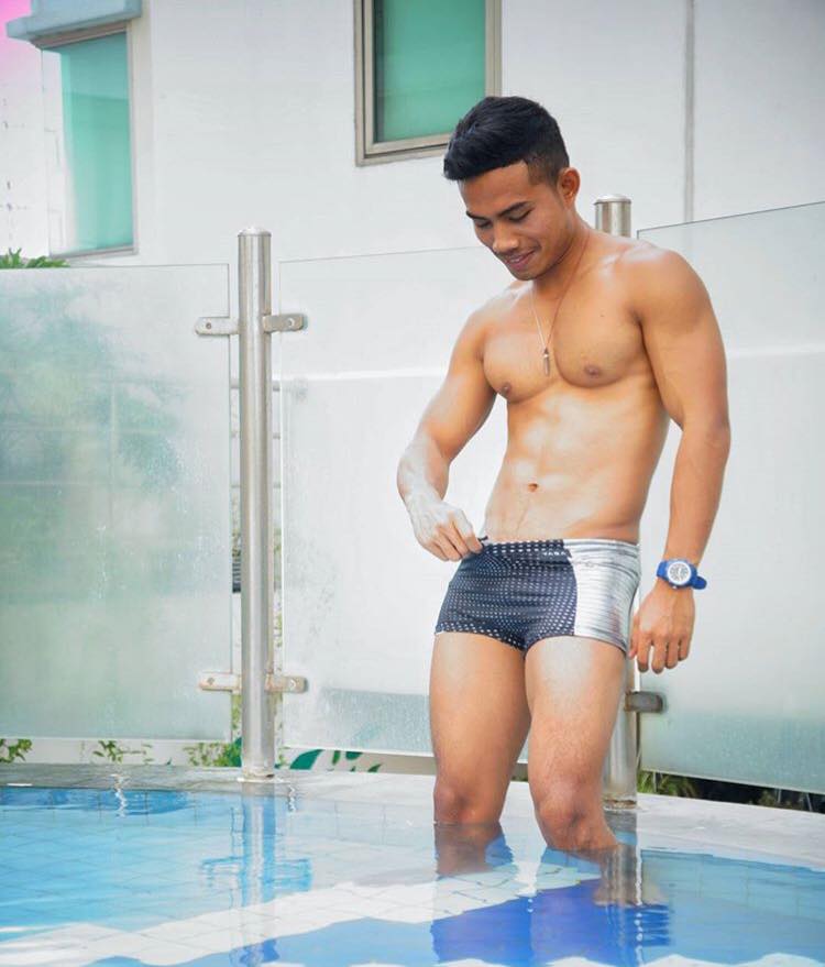 คลั่งหนุ่มผิวแทน♂001