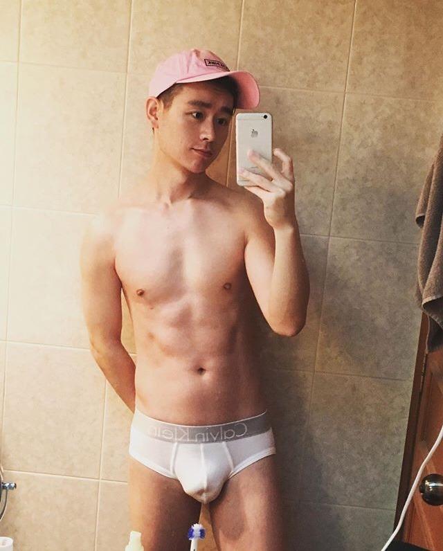 hot male 403 (18+)