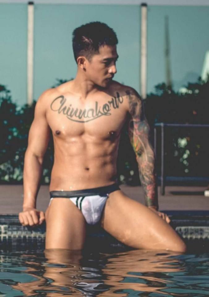 hot male 403 (18+)
