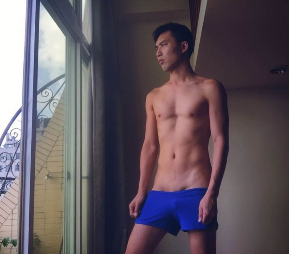 hot male 404 (18+)