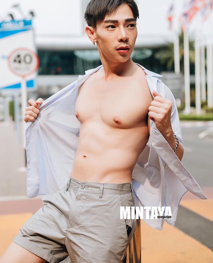หนุ่มหล่อขึ้นปก 25