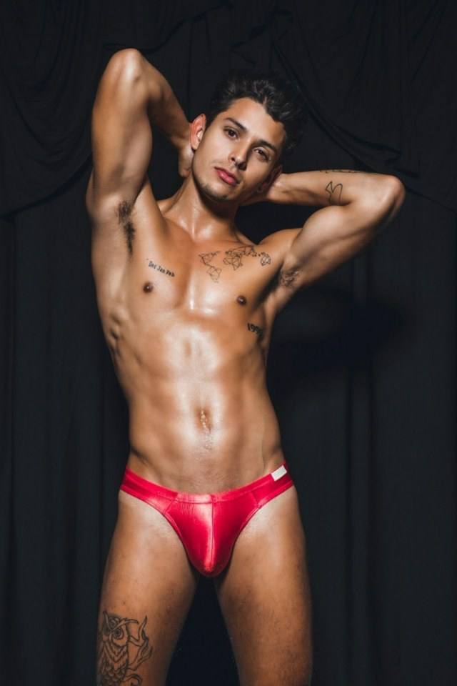 hot male 405 (18+)