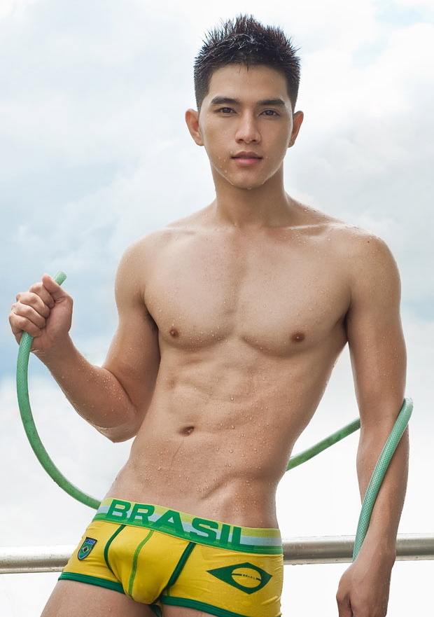 hot male 405 (18+)