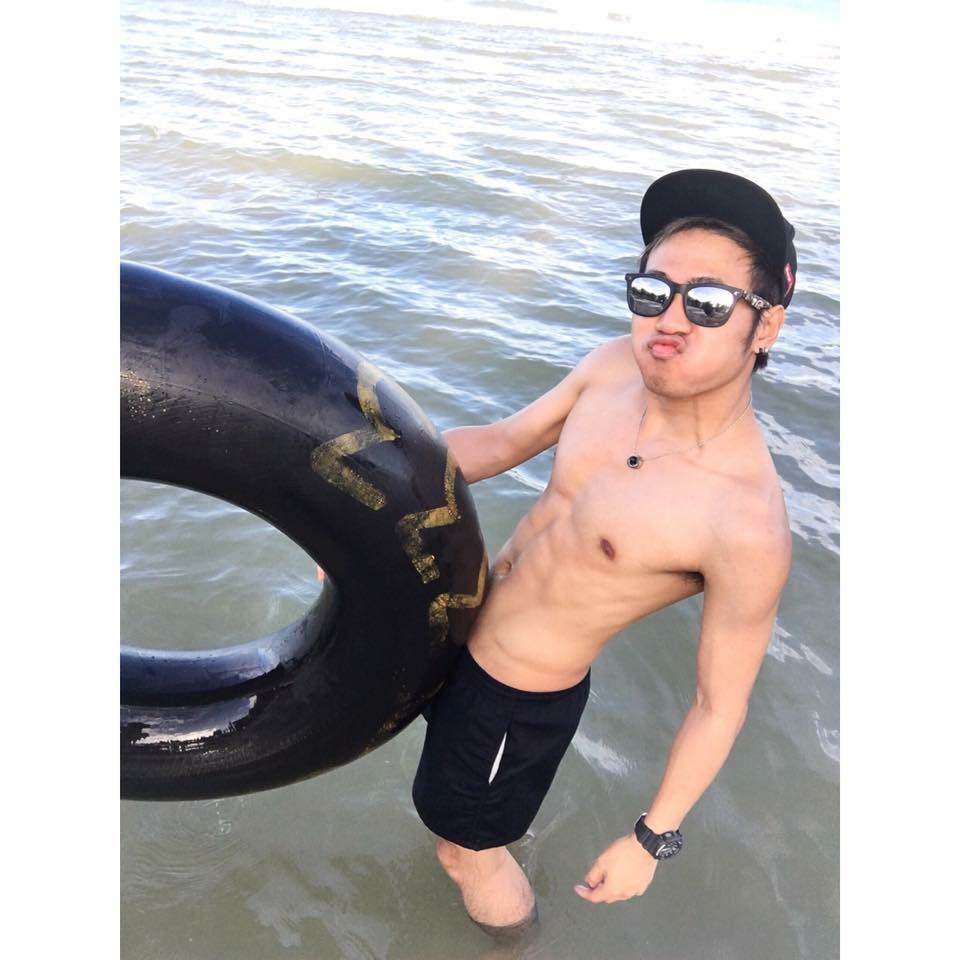 หล่อหัวนมโดด 2,543