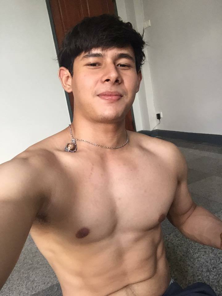 หล่อหัวนมโดด 2,543