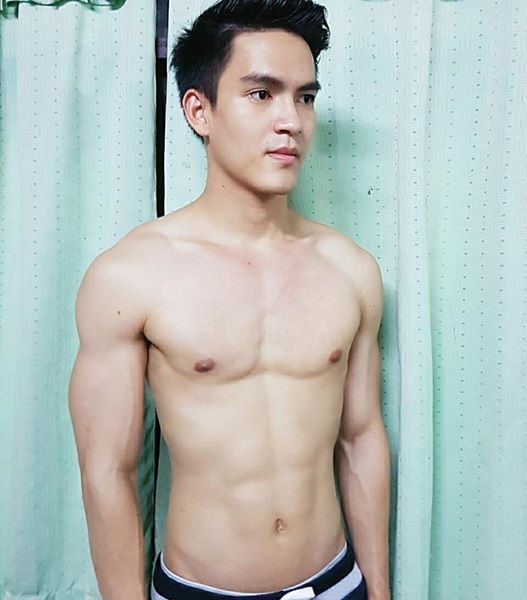หล่อหัวนมโดด 2,543