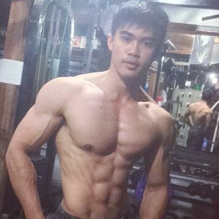 หล่อหัวนมโดด 2,543