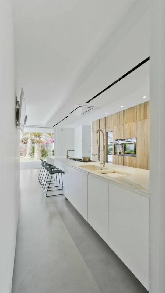Villa Z&uuml;V by Tom&aacute;s Amat Estudio de Arquitectura