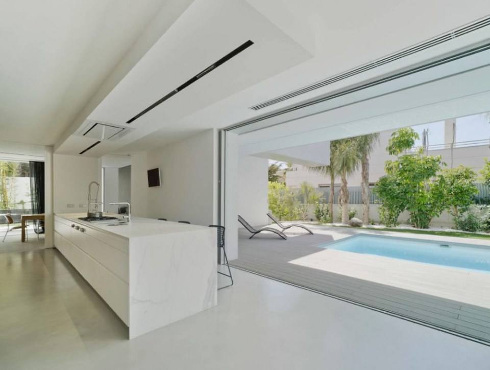 Villa Z&uuml;V by Tom&aacute;s Amat Estudio de Arquitectura