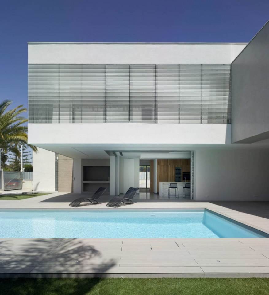 Villa Z&uuml;V by Tom&aacute;s Amat Estudio de Arquitectura