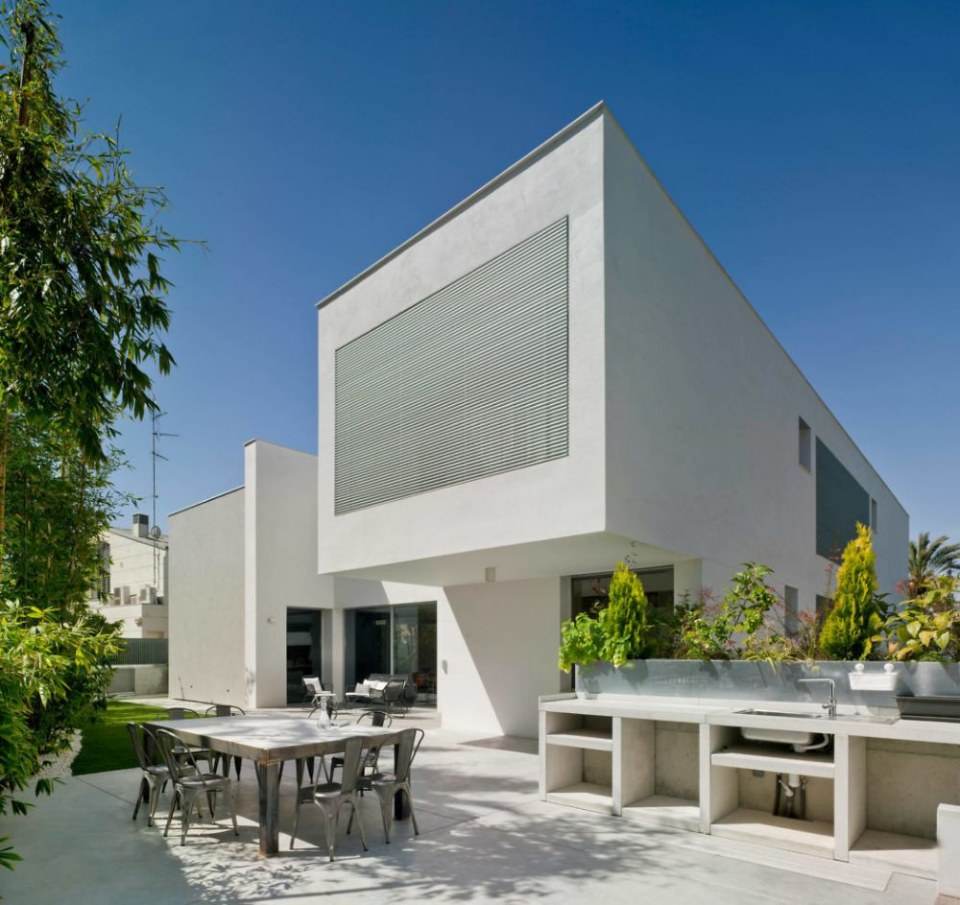 Villa Z&uuml;V by Tom&aacute;s Amat Estudio de Arquitectura