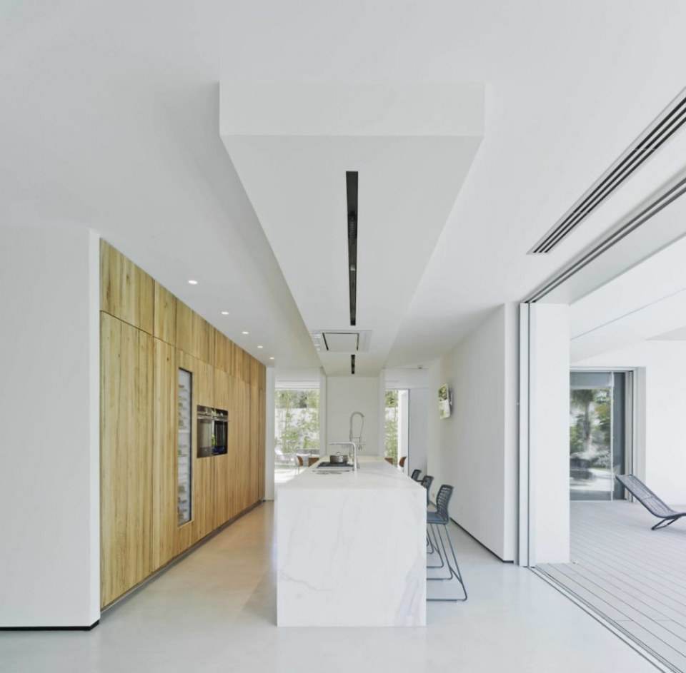 Villa Z&uuml;V by Tom&aacute;s Amat Estudio de Arquitectura