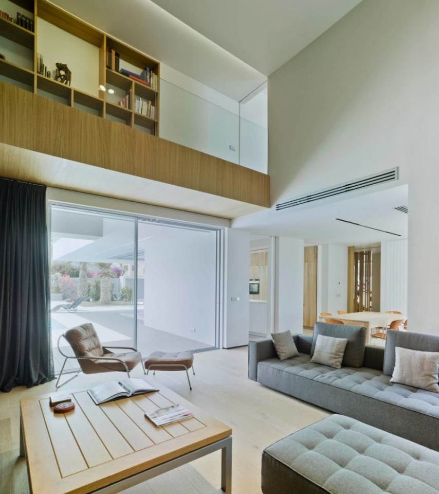 Villa Z&uuml;V by Tom&aacute;s Amat Estudio de Arquitectura