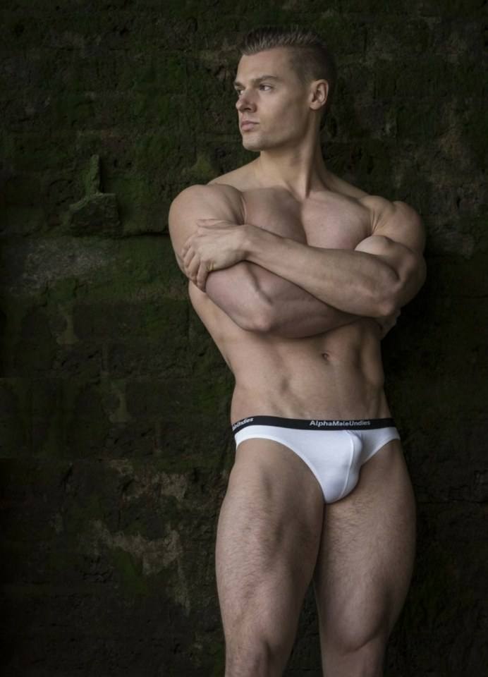 hot male 408 (18+)