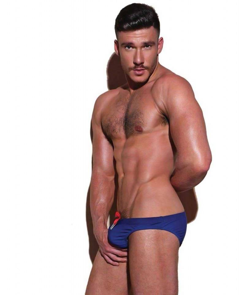 hot male 408 (18+)