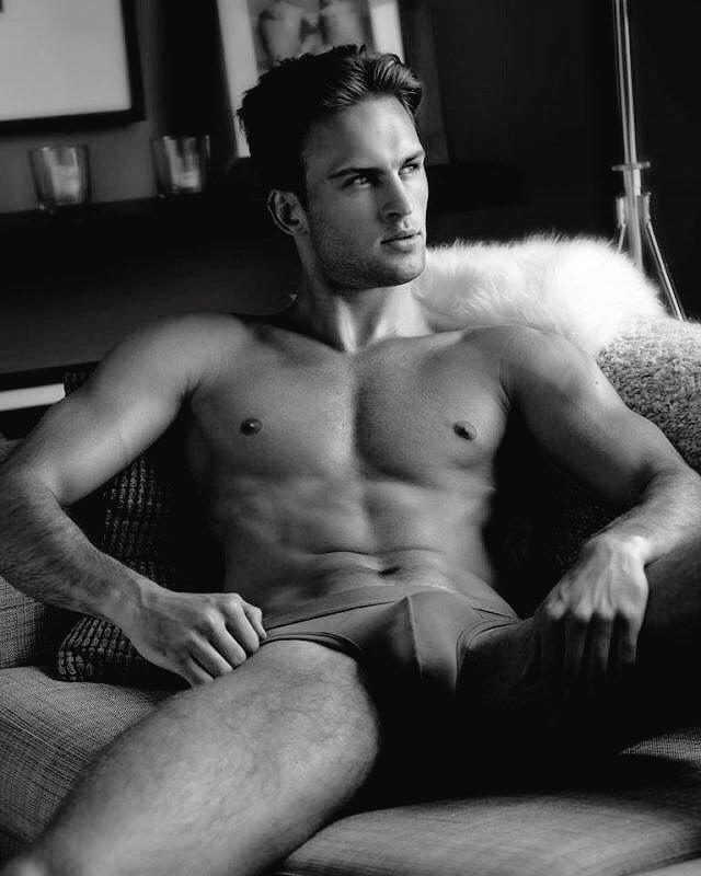 hot male 408 (18+)