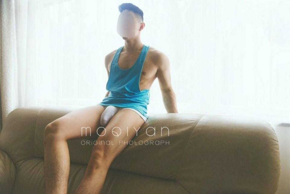 hot male 410 (18+)