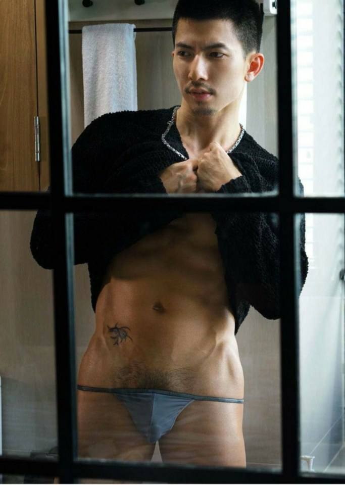 hot male 412 (18+)