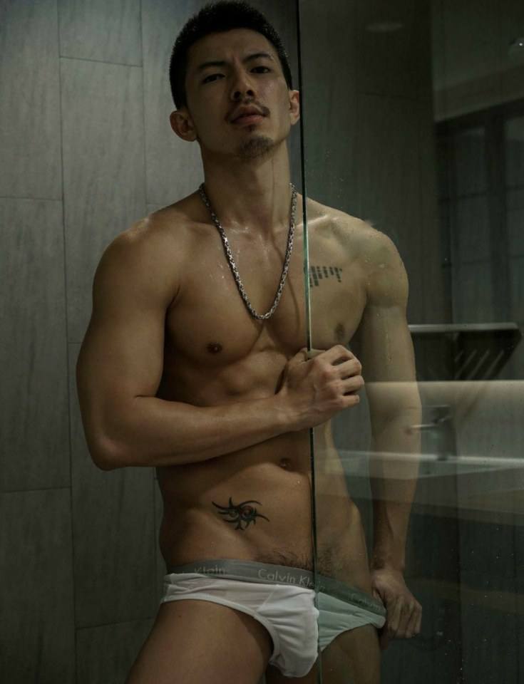 hot male 412 (18+)
