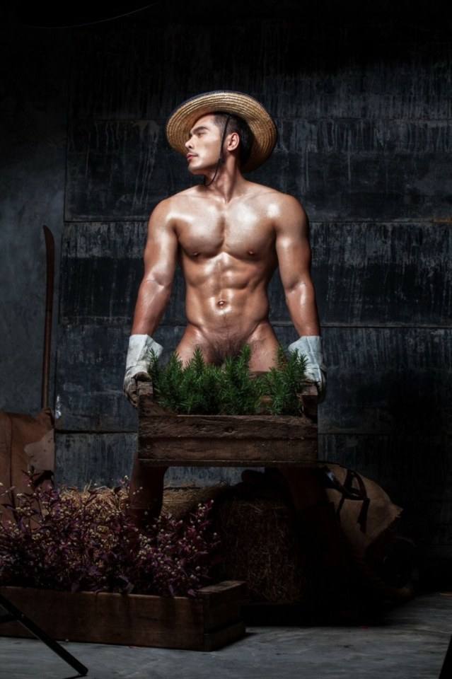 hot male 412 (18+)