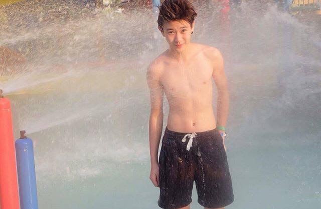 มีกล้ามพอน่ารัก 2,553