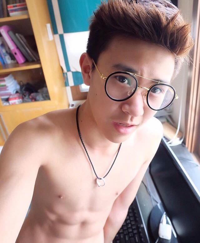 มีกล้ามพอน่ารัก 2,553