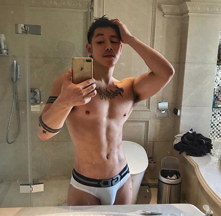Hot guy in underwear 308