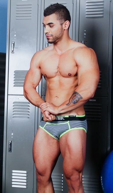 Hot guy in underwear 308