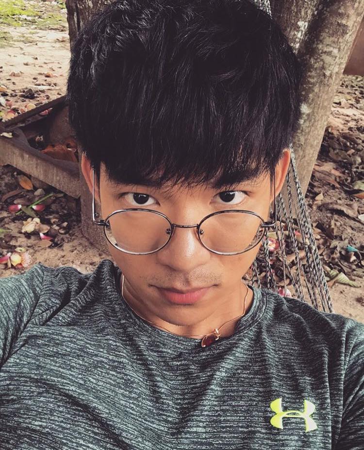 เพื่อนบ้านหล่อแชร์ให้ฟิน (1)