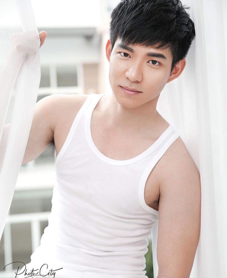 เพื่อนบ้านหล่อแชร์ให้ฟิน (1)