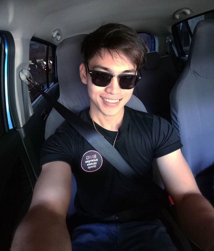 เพื่อนบ้านหล่อแชร์ให้ฟิน (2)