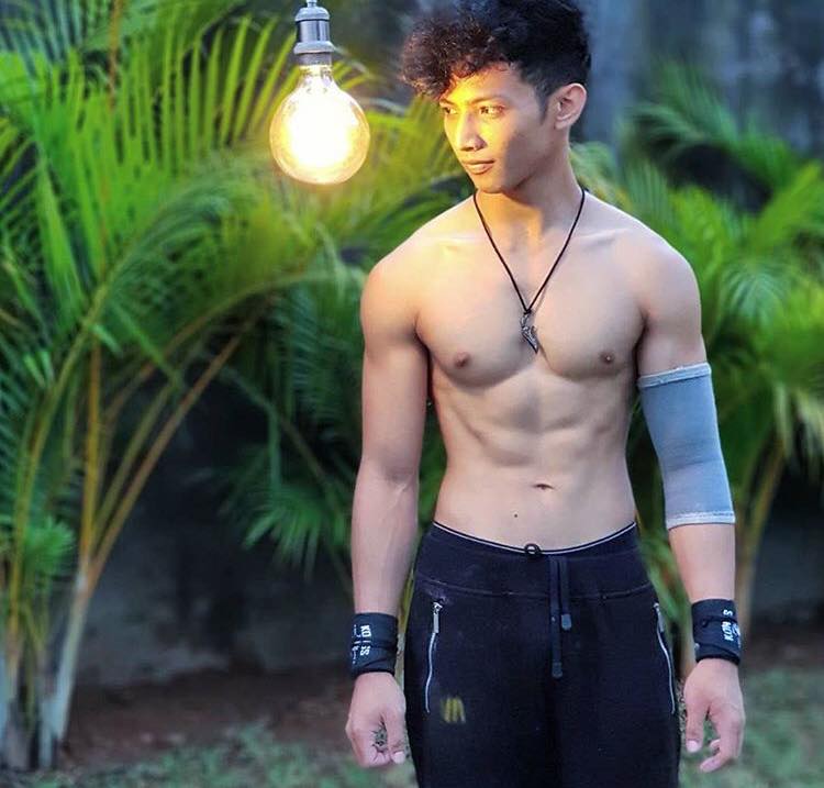 เพื่อนบ้านหล่อแชร์ให้ฟิน (3)