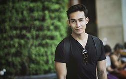 เพื่อนบ้านหล่อแชร์ให้ฟิน (4)