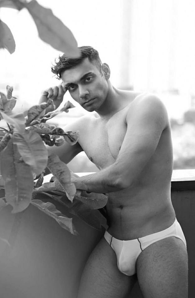 hot male 413 (18+)